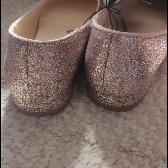 Subtle pink Flats - Picture 3 of 4